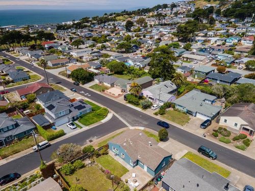 304 Nelson Ave, Pacifica, CA, 94044-1939 | Card Image