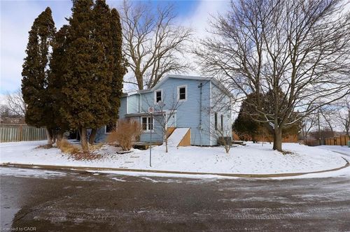 1 John Ave, Paris, ON, N3L2S8 | Card Image