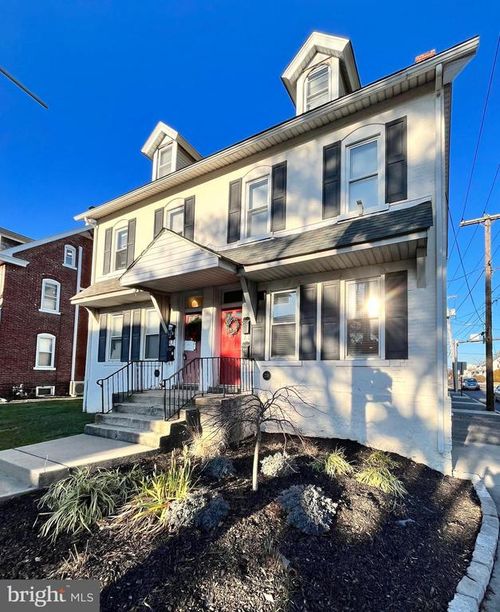 2f-235 E Main St, LANSDALE, PA, 19446-2520 | Card Image