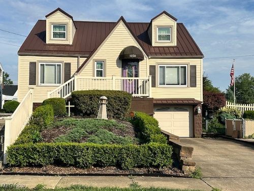 1250 Glencairn Rd, Weirton, WV, 26062-4362 | Card Image
