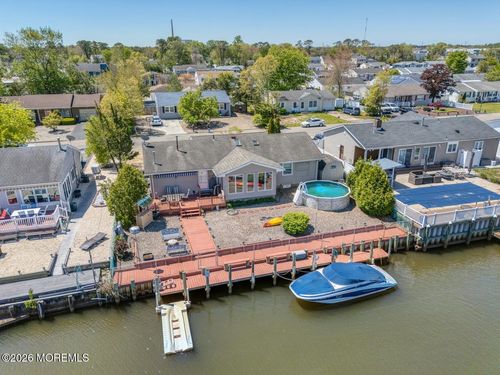 12 Hollywood Blvd N, FORKED RIVER, NJ, 08731-4811 | Card Image