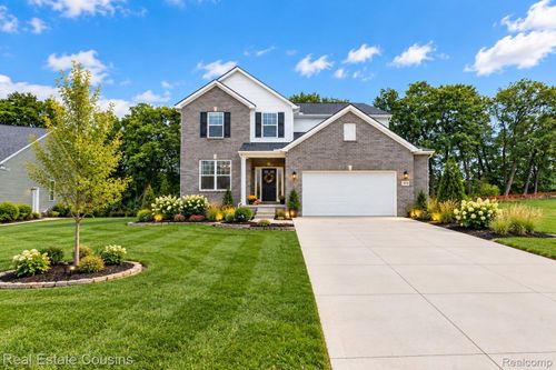 6270 Parker Drive, Fenton Charter Township, MI, 48451 | Card Image