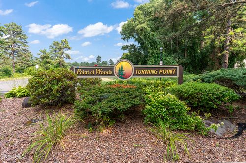 232 Point Of Woods Dr, Albany, NY, 12203-5512 | Card Image