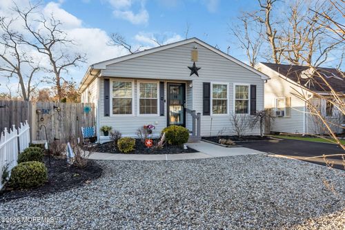 13 Baywood Blvd, Brick, NJ, 08723-6917 | Card Image