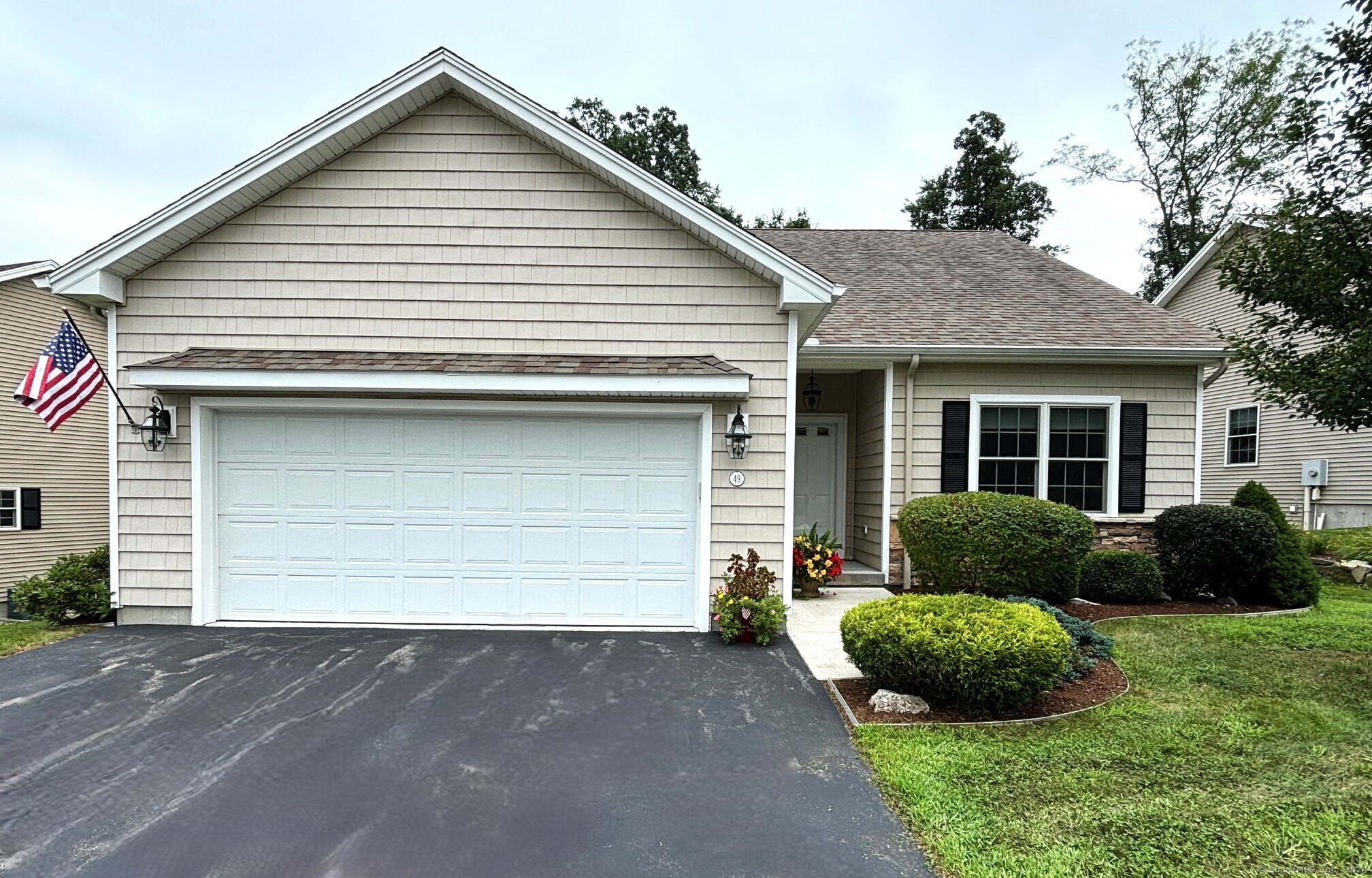 Center Ct, Colchester, CT 06415