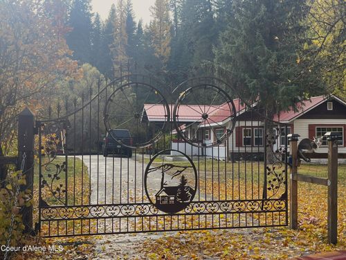 84 Highland Flats Rd, Naples, ID, 83847-5219 | Card Image