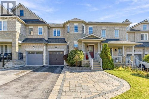347 Woodfern Way, Newmarket (Woodland Hill), ON, L3X2X1 | Card Image