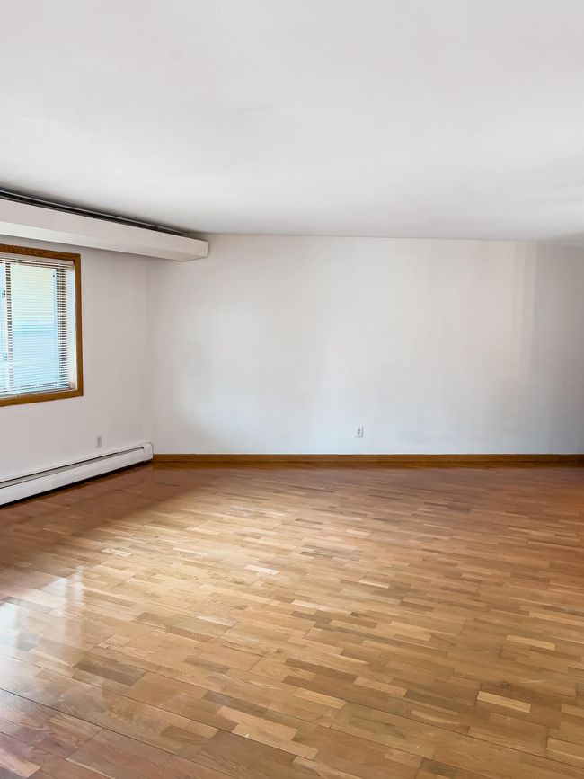 5440 Three Points Blvd -living room | Image 11