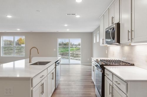 12751 Farnham Ln, Rogers, MN, 55374-6025 | Card Image