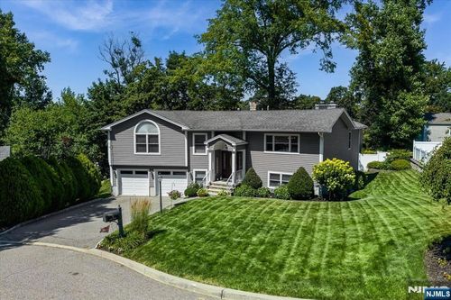18 Dean Ave, Butler, NJ, 07405-2004 | Card Image