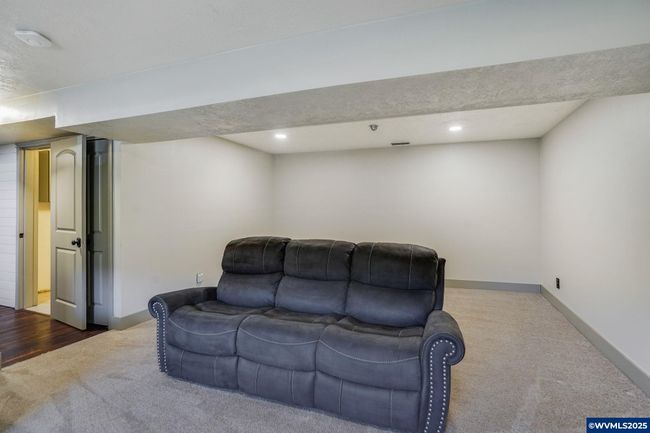 241 Silver Loop, House other with 4 bedrooms, 3 bathrooms and null parking in Silverton OR | Image 34