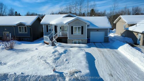 239 Park St, Sturgeon Falls, ON, P2B3C2 | Card Image