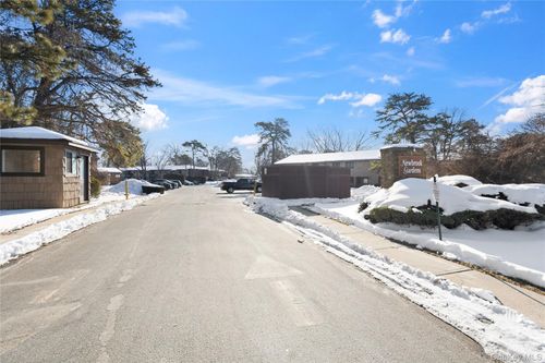 19-19 Newbrook Ln, Bay Shore, NY, 11706-4416 | Card Image