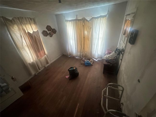 Den | Image 7