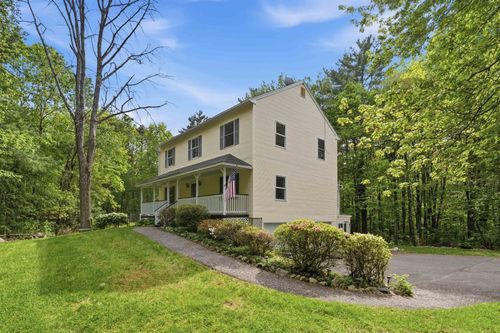 47 Noyes Rd, Londonderry, NH, 03053-2419 | Card Image