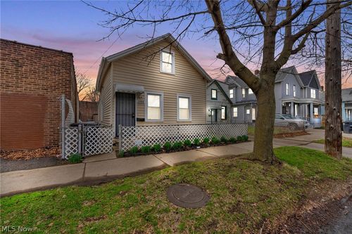 1984 W 52 Street, Cleveland, OH, 44102 | Card Image