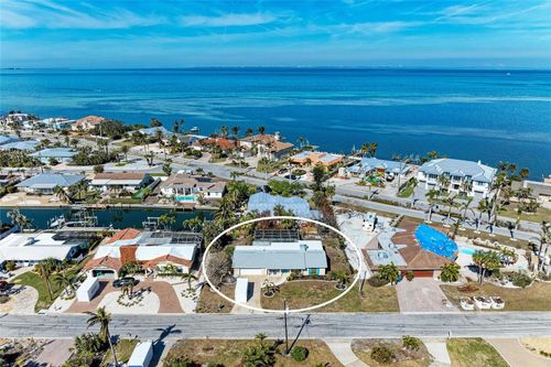 609 Foxworth Ln, HOLMES BEACH, FL, 34217-1221 | Card Image