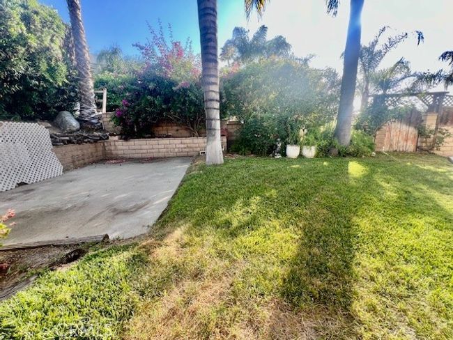 Plenty of yard for kids to play or for pets | Image 36