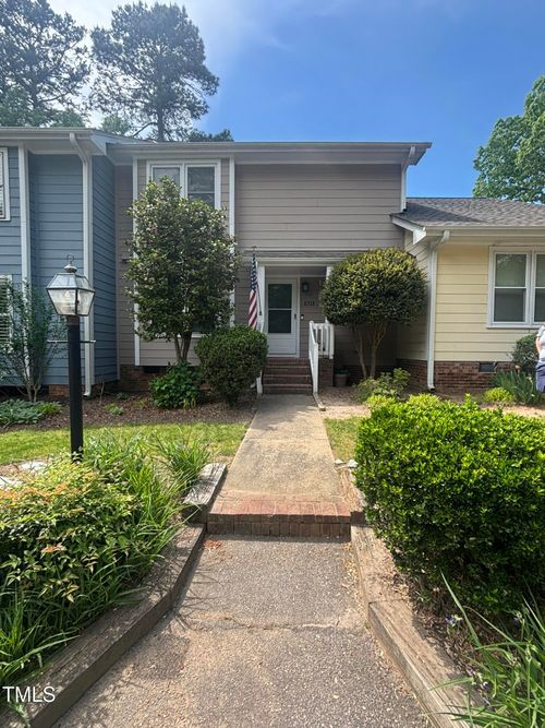 1525 Edgeside Ct, Raleigh, NC, 27609-3570 | Card Image