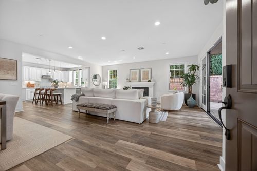 5427 Tree Farm Ln, Santa Barbara, CA, 93111-1476 | Card Image