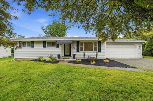 17 Shenango Rd, New Castle, PA, 16105-1119 | Card Image
