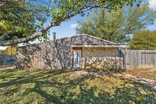 205 Lakewood Dr, Gatesville, TX, 76528-2851 | Card Image