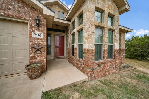 704 Baylor Blvd, Big Spring, TX, 79720-3420 | Card Image