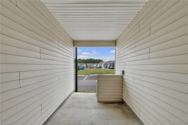 2011 Chartwell Dr, House attached with 3 bedrooms, 3 bathrooms and null parking in Newport News VA | Image 16