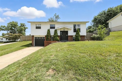 1053 Oak Trl, Pevely, MO, 63070-2009 | Card Image