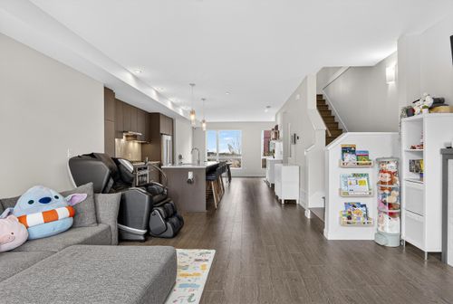 105-4662 Hemlock Way, Tsawwassen, BC, V4M0G1 | Card Image