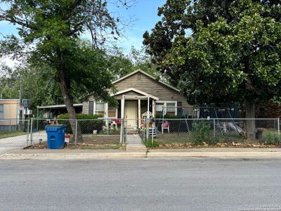 724 Ormand St, House other with 2 bedrooms, 1 bathrooms and null parking in Pleasanton TX | Image 1