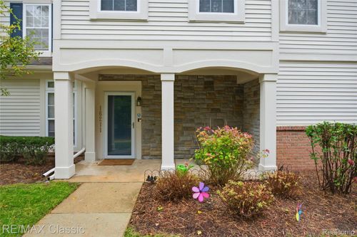 192-16211 Addington Dr, Commerce Twp, MI, 48390-4022 | Card Image