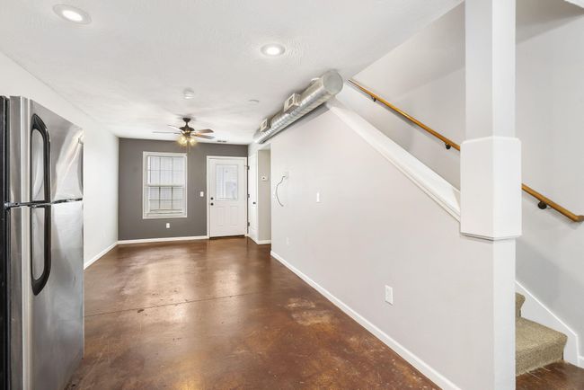 Living Area | Image 16