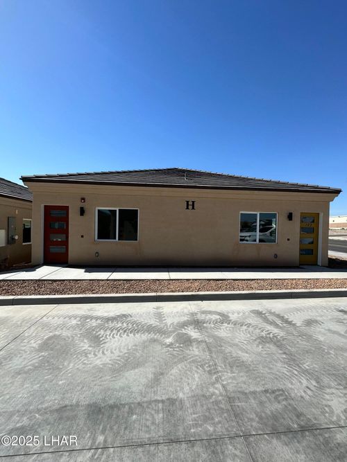 h101-3556 Kearsage Dr, Lake Havasu City, AZ, 86406-1900 | Card Image