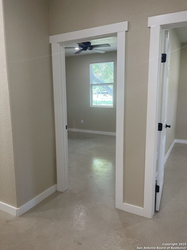 2 - 25617 Campbellton Rd, House other with 3 bedrooms, 2 bathrooms and null parking in San Antonio TX | Image 20