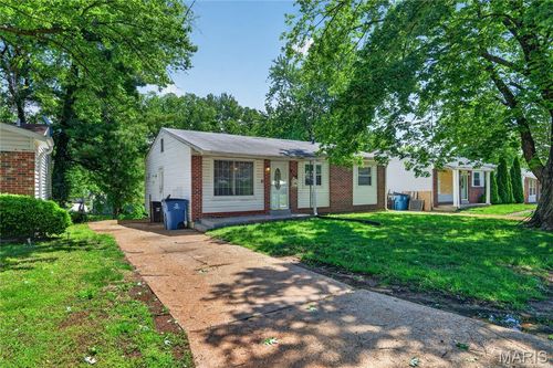 10076 Royal Dr, Saint Louis, MO, 63136-5558 | Card Image