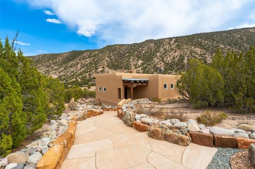 15 Casita Dr, Ojo Caliente, NM, 87549-7037 | Card Image
