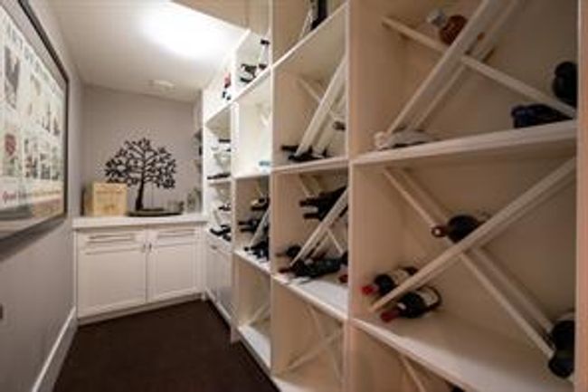 34 Posthill Dr Sw, House detached with 6 bedrooms, 3 bathrooms and 7 parking in Calgary AB | Image 42