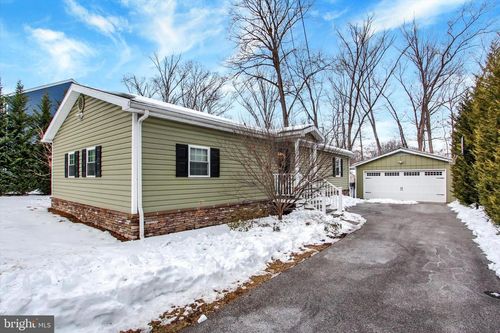 243 Forrest Dr, GETTYSBURG, PA, 17325-8982 | Card Image