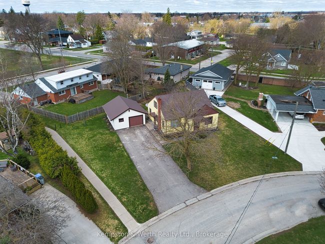 11 Churchill Dr, House other with 2 bedrooms, 1 bathrooms and 6 parking in Listowel ON | Image 38