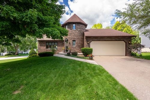 1650 Prairie Vista Dr, Bettendorf, IA, 52722-1834 | Card Image
