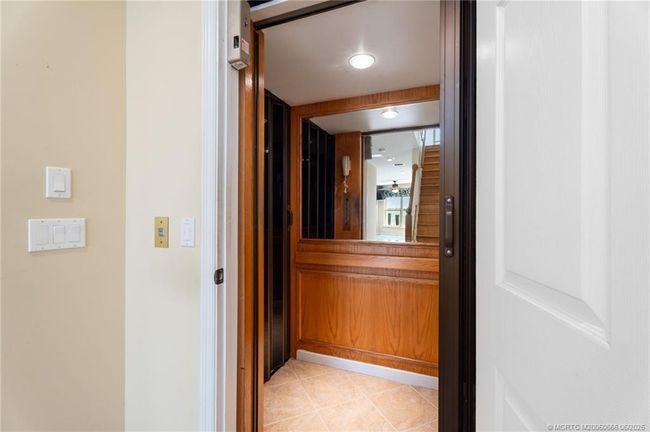 1109 Nettles Blvd, House other with 2 bedrooms, 2 bathrooms and 1 parking in Jensen Beach FL | Image 16