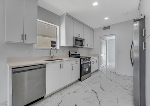 410 Nw 13th Ave, Boynton Beach, FL, 33435-3066 | Card Image