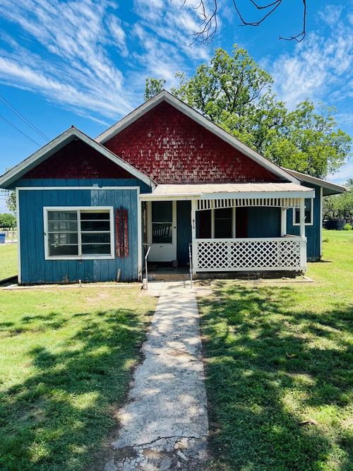 810 N 11th St, Junction, TX, 76849-3614 | Card Image