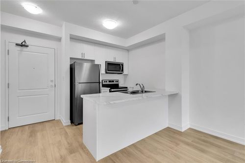 404-470 Dundas St E, Waterdown, ON, L8B2A6 | Card Image