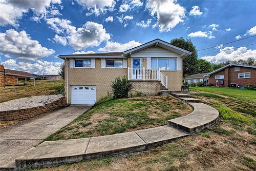 557 Hemlock St, Greensburg, PA, 15601-4562 | Card Image