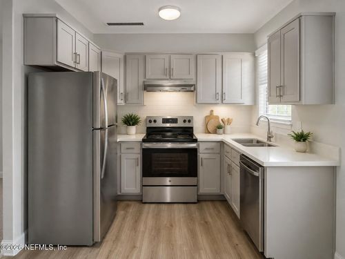 b-614 4th St N, JACKSONVILLE BEACH, FL, 32250-5751 | Card Image