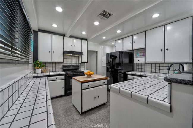 2120 N Rose St, House other with 3 bedrooms, 2 bathrooms and 2 parking in Burbank CA | Image 8