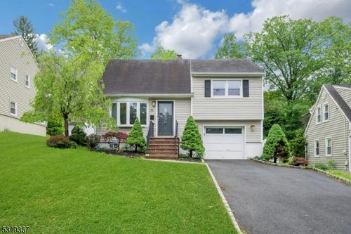 51 Essex Rd, Cedar Grove, NJ, 07009-2106 | Card Image