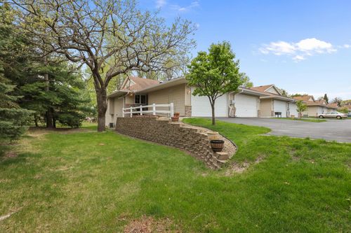 801 White Oak Ct, New Brighton, MN, 55112-7360 | Card Image